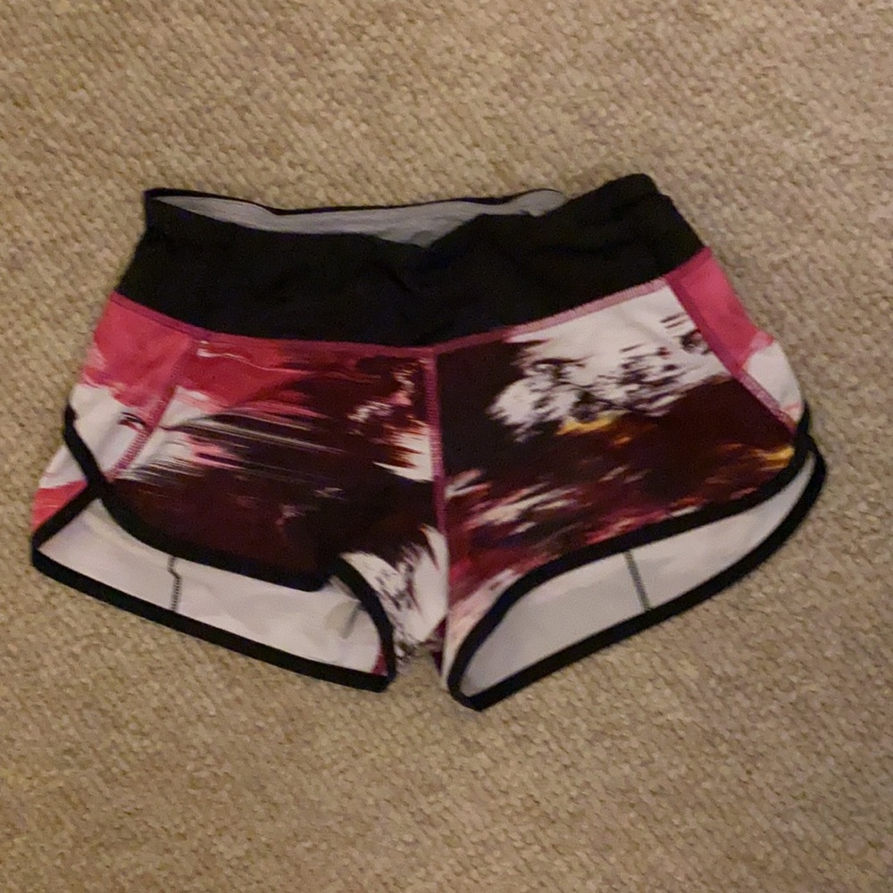 Lululemon Speed Up Mid Rise Lined Shorts 2.5”